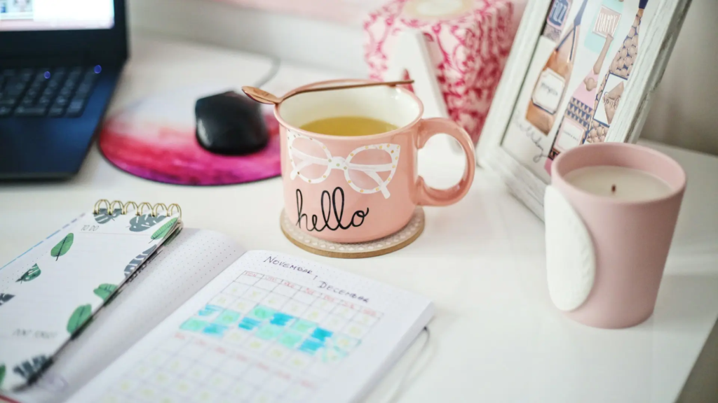 Navigating the Challenges and Cons of Blogging